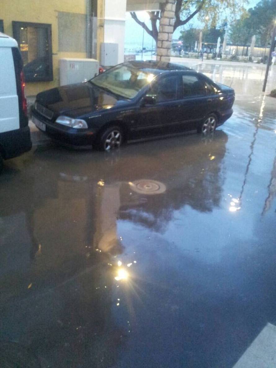 Obilne kiše ponovno potopile Crikvenicu, Rab, Kozari Bok...