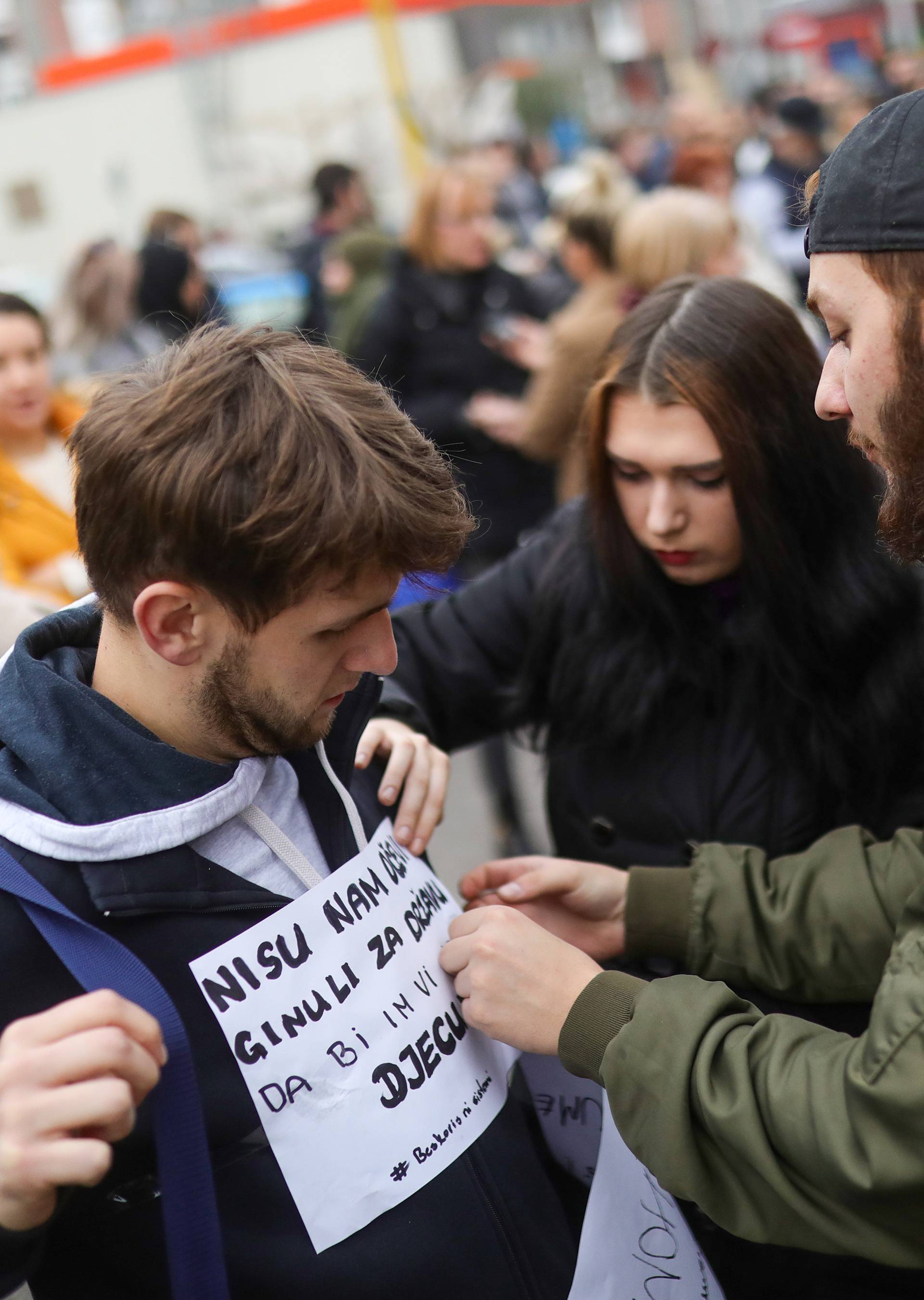 Sarajevo: Prosvjed ispred Federacije BiH zbog uvjeta u Zavodu Pazarić