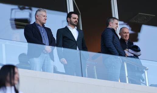 &Scaron;u&scaron;ka se po ulicama Osijeka: U klub se vra&cacute;a Davor &Scaron;uker?!