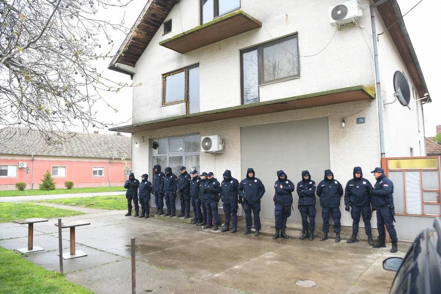 Na većini birališta tijekom lokalnih izbora u Srbiji došlo do incidenata i prosvjeda, intervenirala i policija