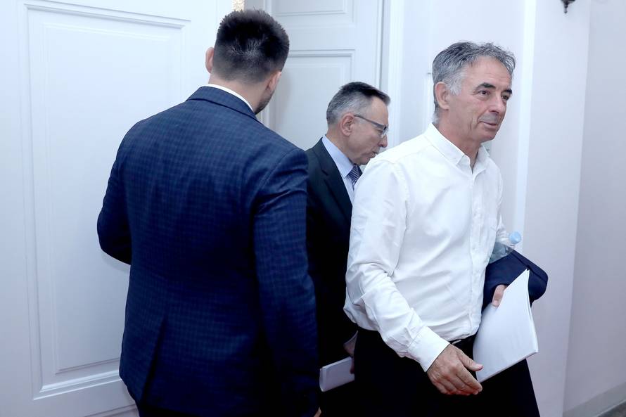 Zagreb: Pupovac i BatiniÄ sastali se s BaÄiÄem i Reinerom u Klubu zastupnika HDZ-a