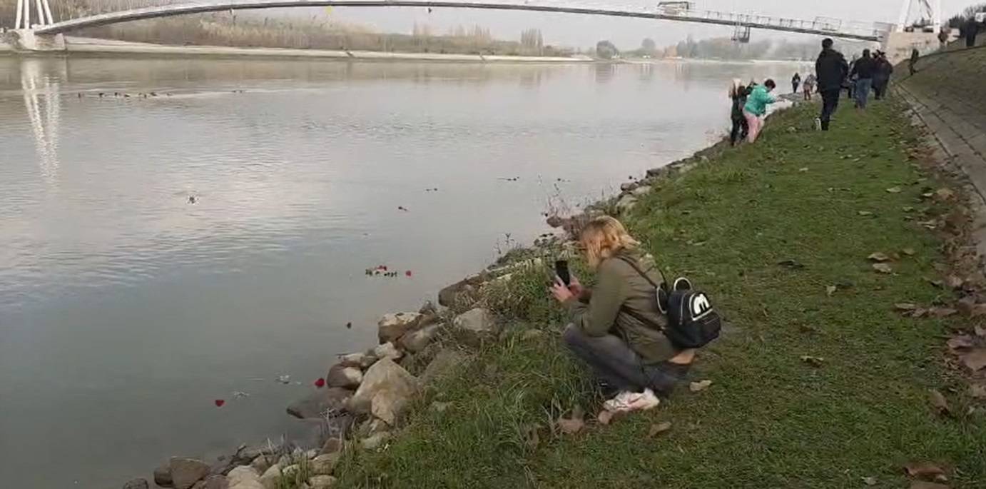 VIDEO Slavonija se uz tambure i suze oprostila od Kiće Slabinca