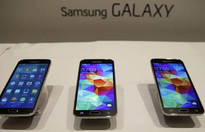 Galaxy S5 leži na skladištima: Prodali ih 4 mil. manje od S4?