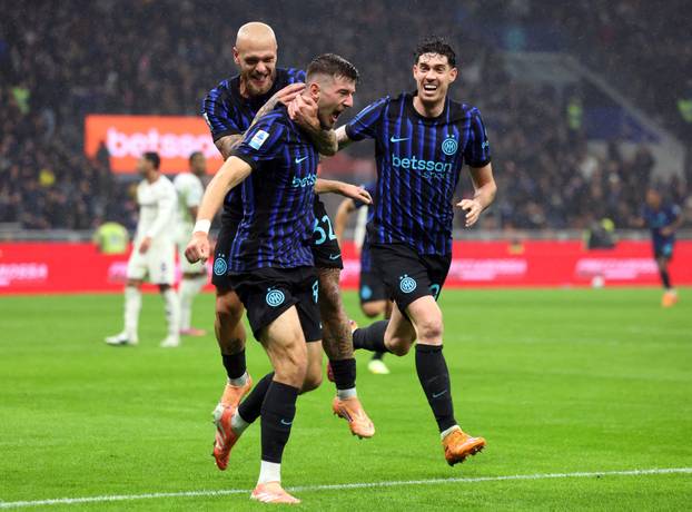 Serie A - Inter Milan v Fiorentina