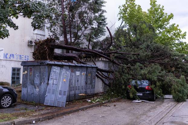 Olujno nevrijeme poharalo Mostar 