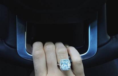 Kylie se pohvalila dijamantnim prstenom, a Caitlyn želi bebu 