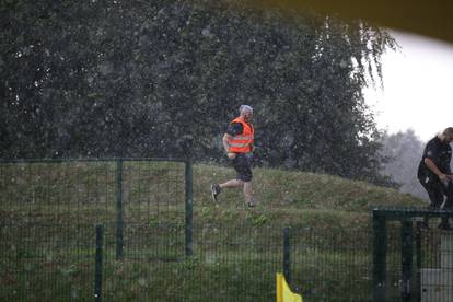 FOTO Nebo se otvorilo i spustila se snažna tuča. A Dinamo i Turci su dogovorili - otkazujemo sve!