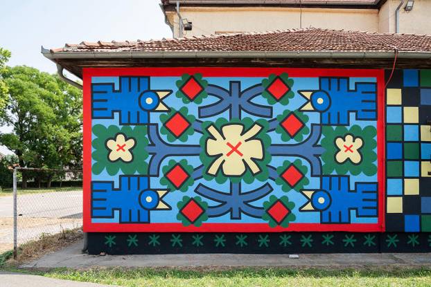 FOTO Grad pretvoren u galeriju: Pogledajte predivne murale na kućama i zgradama u Čačku