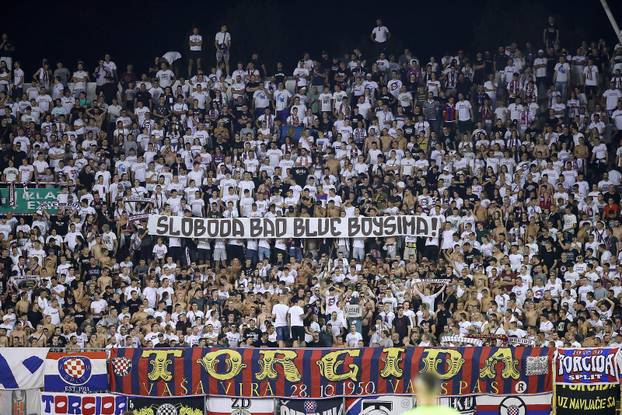 Torcida je na poljudskim tribinama odaslala poruku navija?ima Dinama u Gr?koj