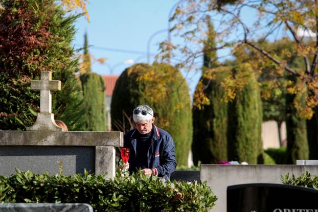 Zadar: Blagdan Svih svetih na Gradskom groblju