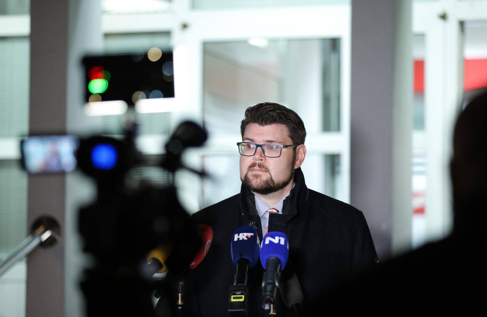 Zagreb: Peđa Grbin dao je izjavu medijima