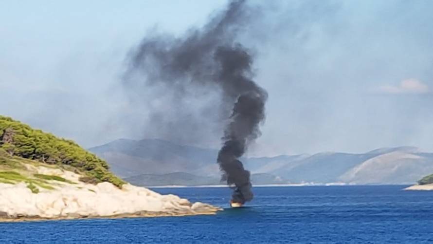 Planuo gliser blizu Šibenika, jedna osoba lakše ozlijeđena