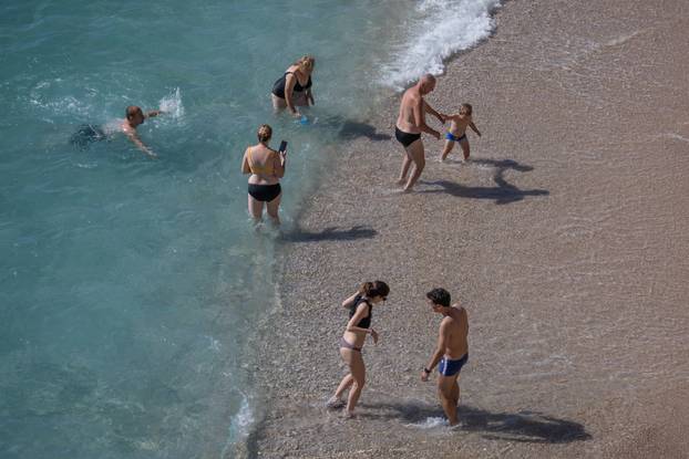 Dubrovčani uživaju u babljem ljetu