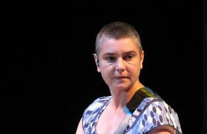 Sinead O'Connor pjevala u polupraznoj pulskoj Areni