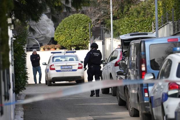 Beograd: Na ku&cacute;u Zdravka &Ccaron;oli&cacute;a na Dedinju ba&ccaron;ena je bomba