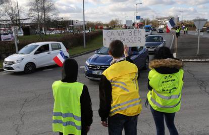 Htjeli se probiti u grad: Pariška policija zaustavila je 500 vozila