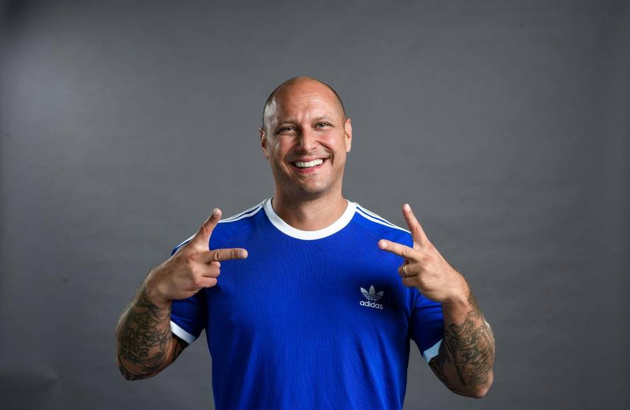 Stoka: Maznuo sam mobitel u crkvi, neka mi se javi vlasnik...