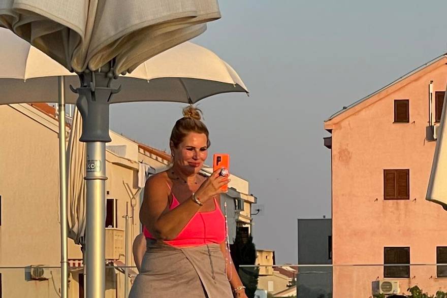 Hrvatice na odmoru: Iva Todorić otišla na more, ali se ipak brčka u bazenu, a Lidija uživa u Splitu