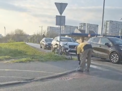 Kad ne bu Tomašević, bum ja! Nevjerojatni video: Štema stazu za bicikle da može lakše voziti?!