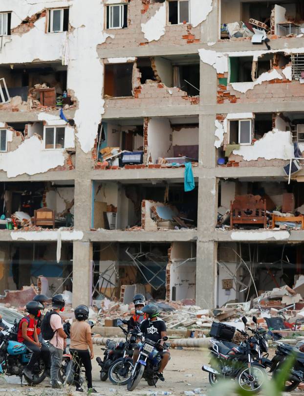 Aftermath of earthquakes in La Guaira