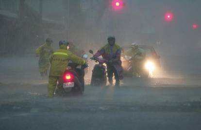 Tajvan se priprema za dolazak snažnog tajfuna i olujne udare