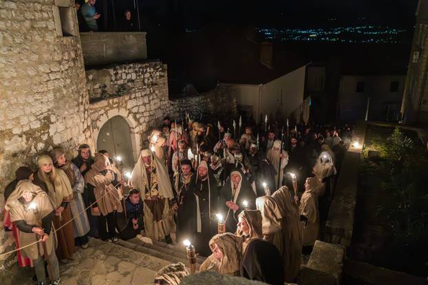 Imotski: Uprizorenje 24. Žive slike Muke Isusove