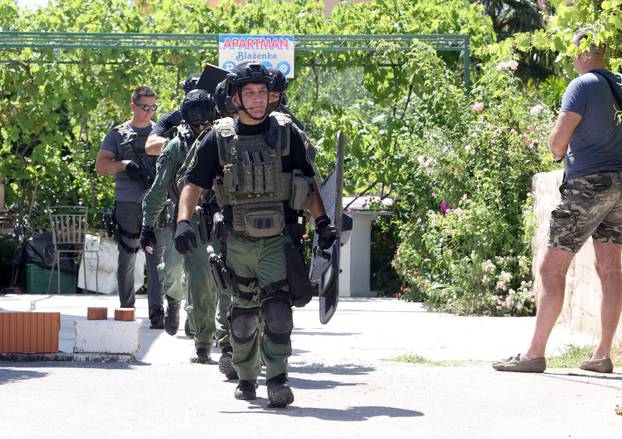 U Trogiru upucan čovjek, policija traži napadača
