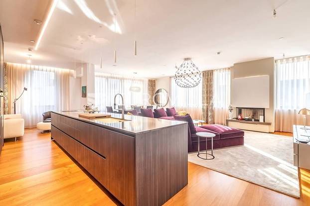 Pršti od luksuza! Prodaju stan u centru Zagreba: 'U boravku je kamen, a zgrada ima recepciju'
