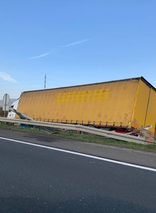 Kamion sletio s autoceste A3 kod Zagreba, nema ozlijeđenih