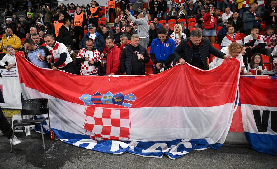 Prag: Atmosfera na tribinama tijekom susreta Češke i Hrvatske u kvalifikacijama za FIFA Svjetsko prvenstvo