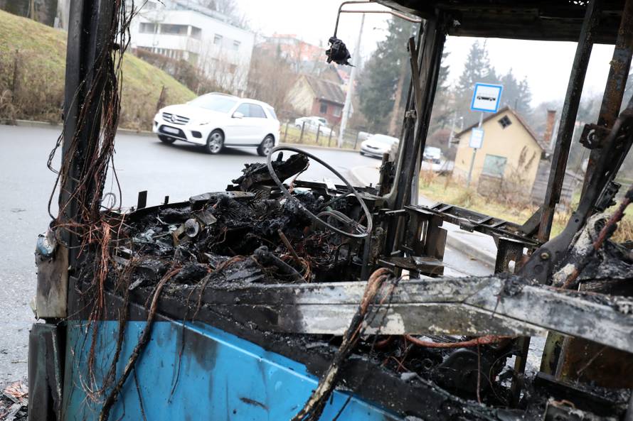 Zagreb: Na Å estinama izgorio autobus ZET-a