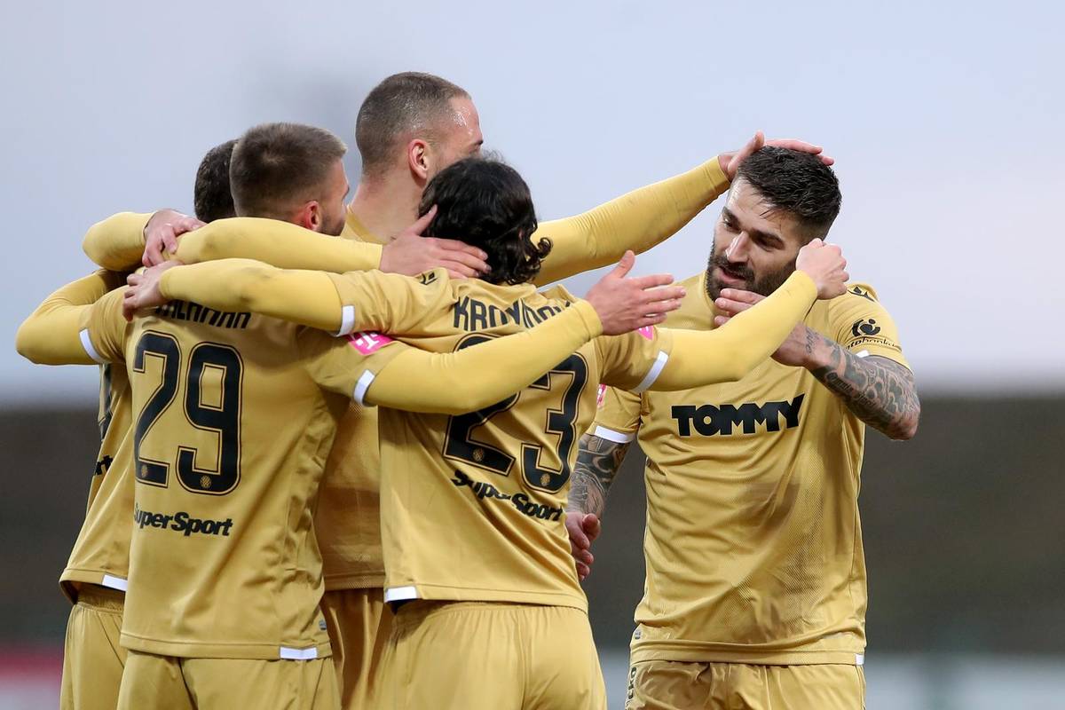 Hajduk se sad posve približio Dinamu, Rijeka otpada iz utrke