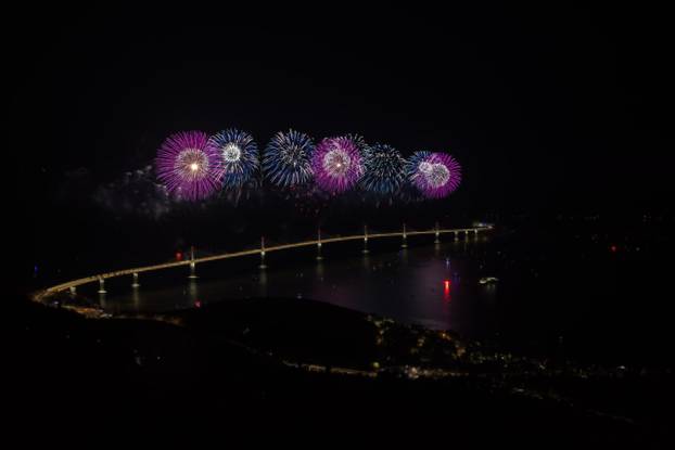 Vatromet nakon svečanosti otvorenja Pelješkog mosta