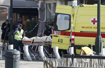 Jedan osumnjičeni za napade u Parizu ubijen, dvojica u bijegu