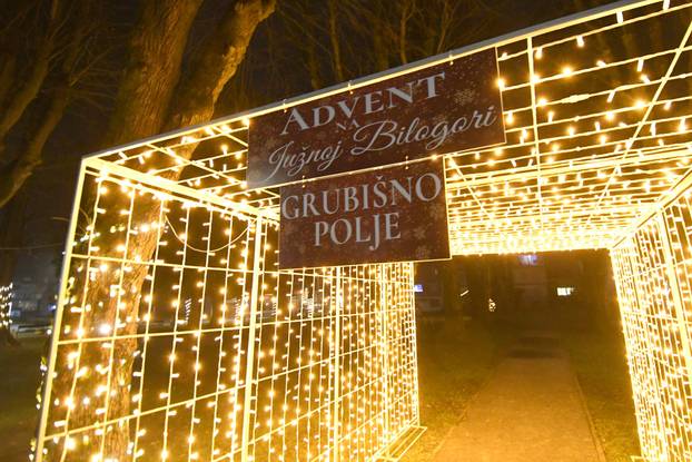 Grubišno Polje: Središte grada zabljesnulo u Adventskom ruhu