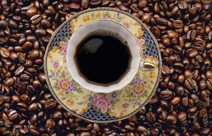 Jedna šalica kave na dan može sačuvati vid