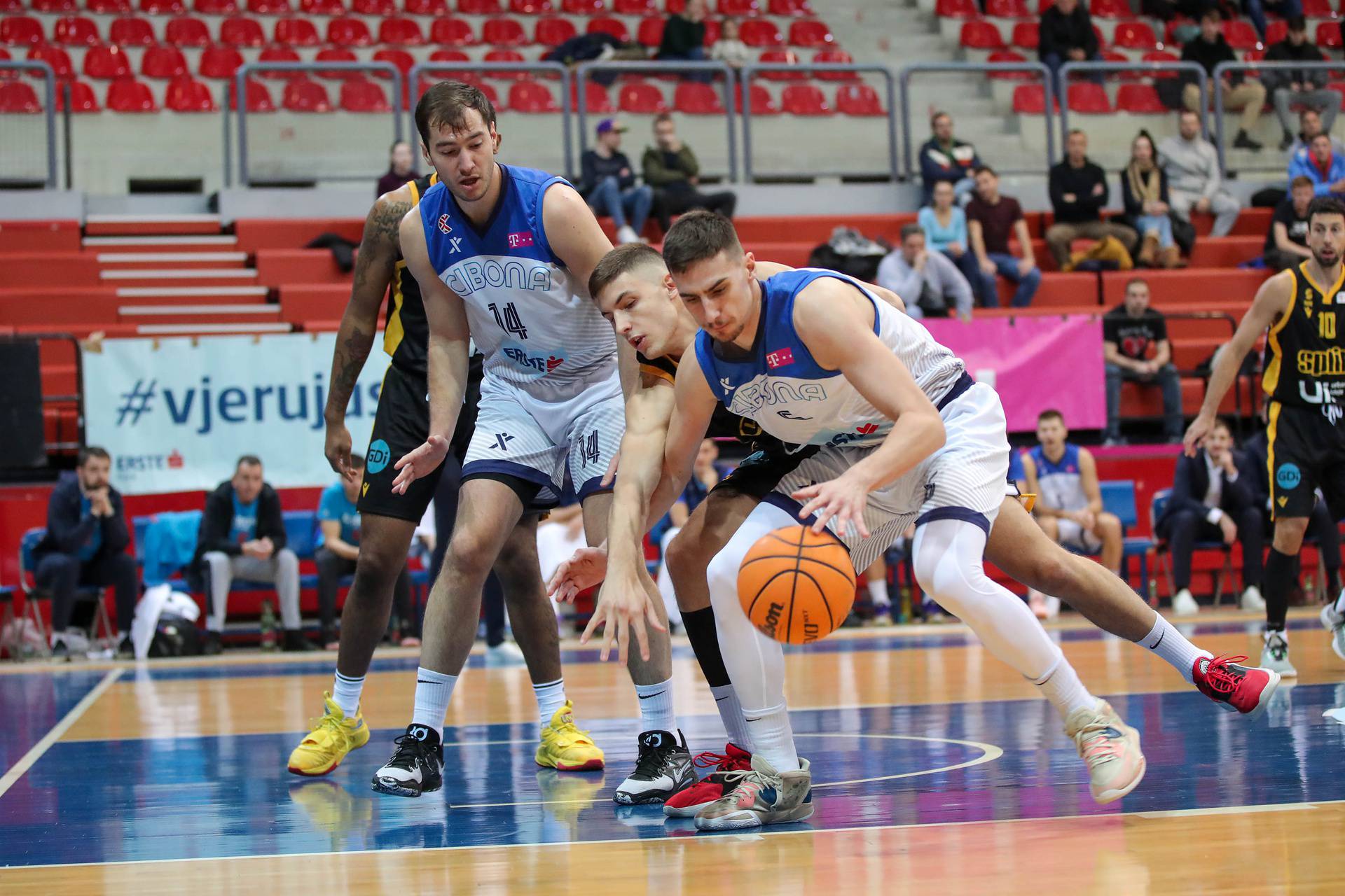 Zagreb: Utakmica Prvenstva Hrvatske košarkaša, KK Cibona - KK Split