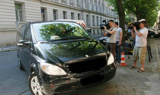 Manijak ih je zvao na sladoled: Mamio je curice u crni kombi