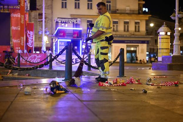 Zagreb: Čišćenje trga nakon gledanja utakmice 