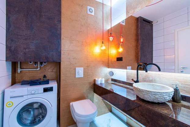 FOTO Jeste li znali da u Zagrebu možete unajmiti stan za BDSM? Pogledajte što se nudi unutra