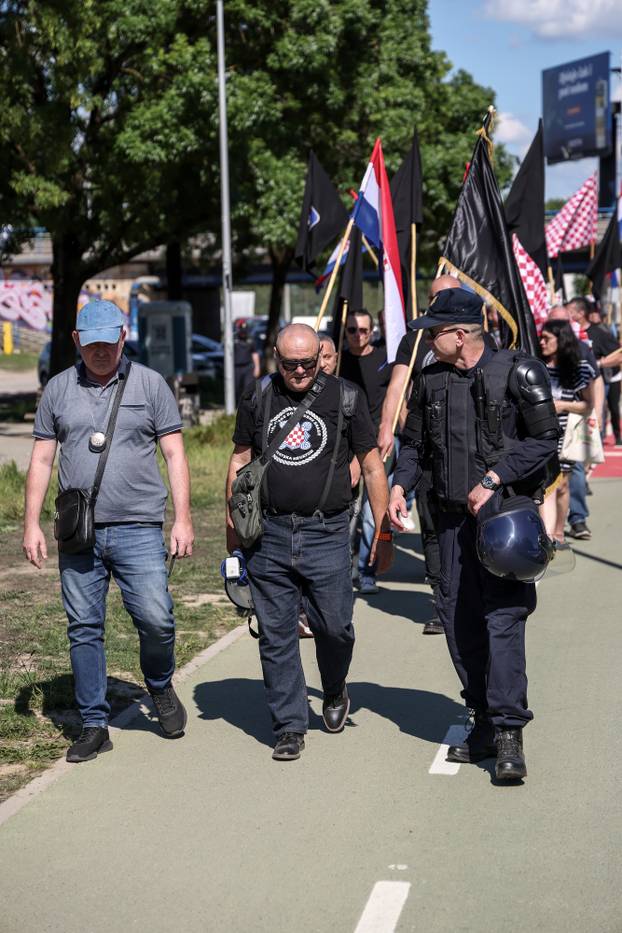 Zagreb: Dražen Keleminec sa svojim pravašima došao na Trnjanske kresove