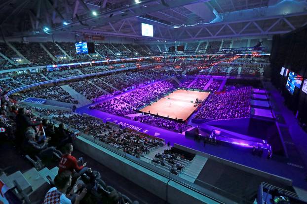 Lille: Navija?i na stadionu tijekom 2. me?a finala Davis Cupa  izme?u Jo-Wilfreda Tsonga i Marina ?ili?a