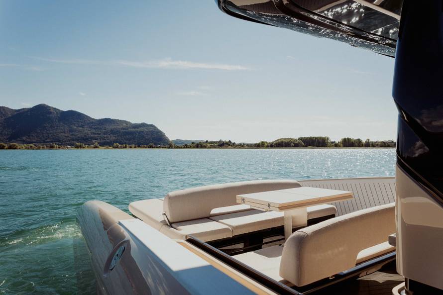 Talijanski “beach club na moru”: Bellini Astor 36 stiže na Jadran