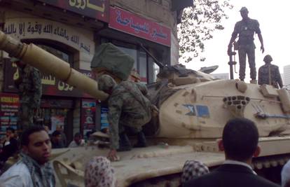 Ovdje se ovoliko vojske nije okupilo od 1979. Ako izbjeglice krenu neće imati gdje