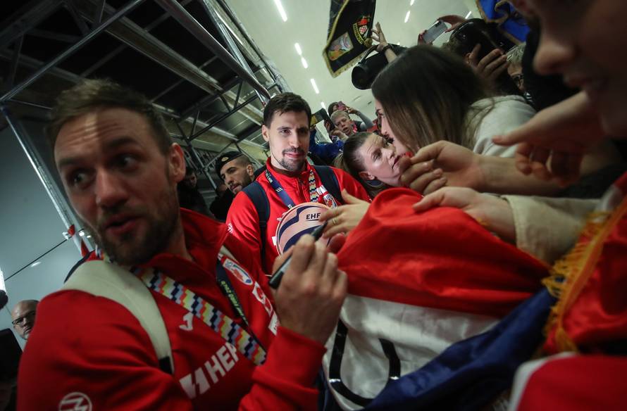 Doček brončanih rukometaša u Zračnoj luci Franjo Tuđman