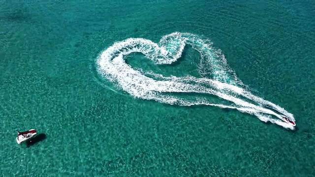 Čudesna snimka kod Pakoštana: Jet-skijem iscrtao srce na pučini