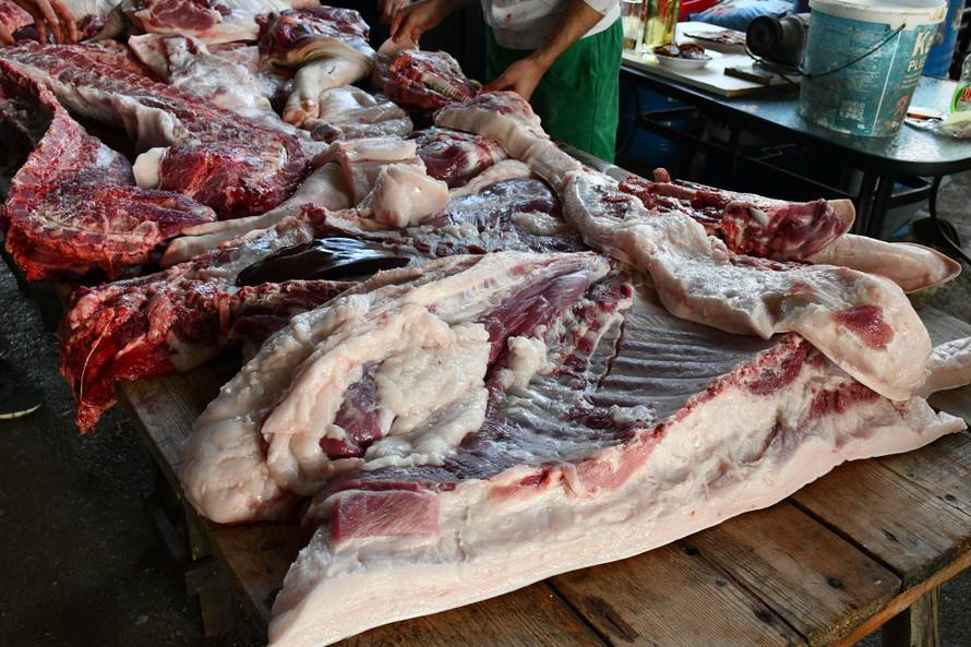 Ekipa 24sata na slavonskom kolinju: Vatra, krofne, rakijica i tajni recept za najbolje kobasice