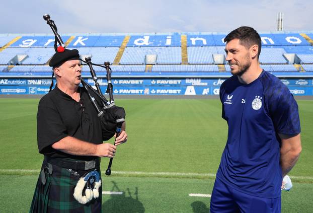 Zagreb: Udruga Tartan Army Croatia uručila je Scottu McKenni plaketu za doživotno članstvo u udruzi