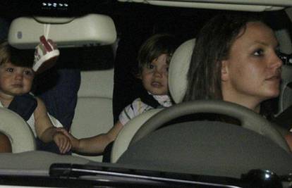 Britney Spears opet vidjeli kako vozi svoje sinove?