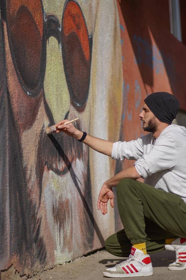Doboj dobio mural posvećen nedavno preminulom legendarnom kantautoru Đorđu Balaševiću